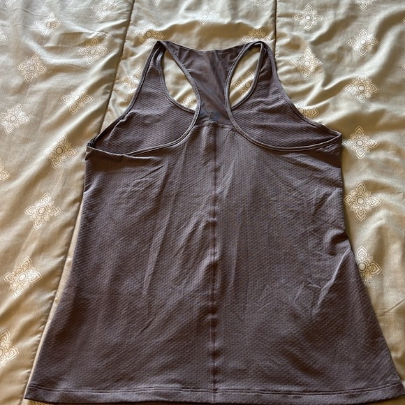 Under Armor Heat Gear Purple Medium Razor Tank - Picture 3 of 6